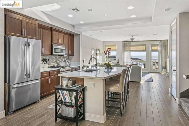 6498 Bayview Dr, Oakland, CA 94605