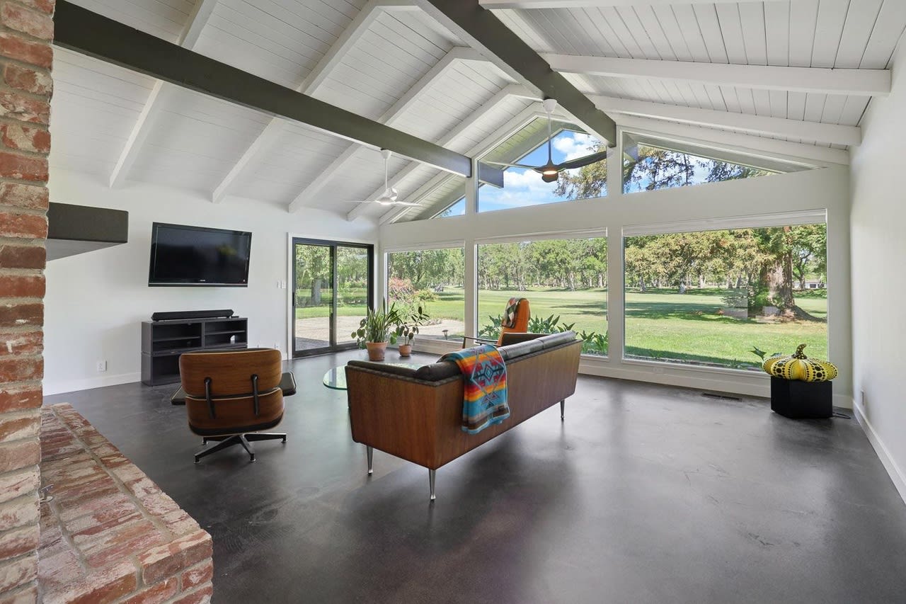 44506 Clubhouse Drive