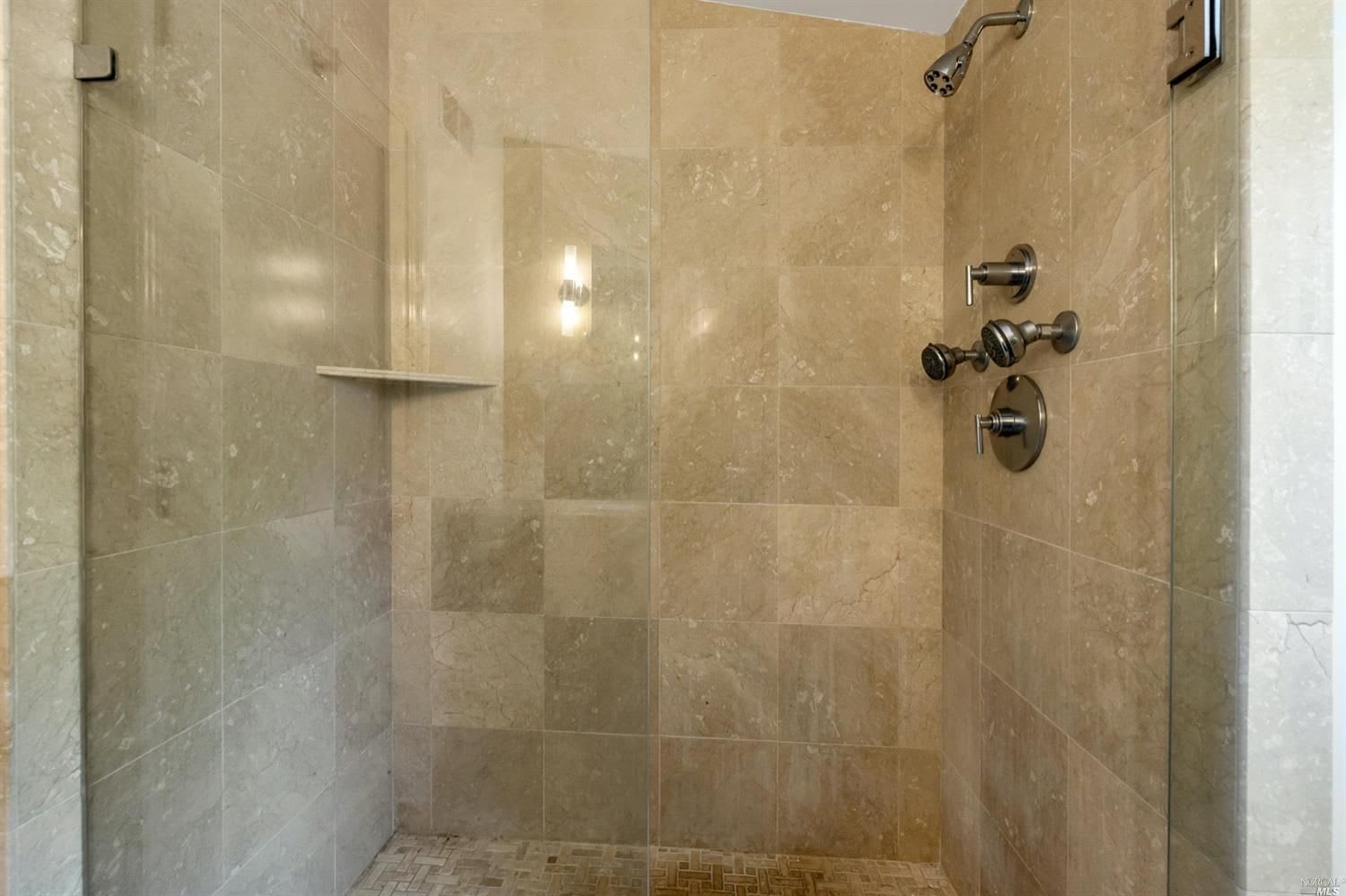 2 Cedarwood Ln