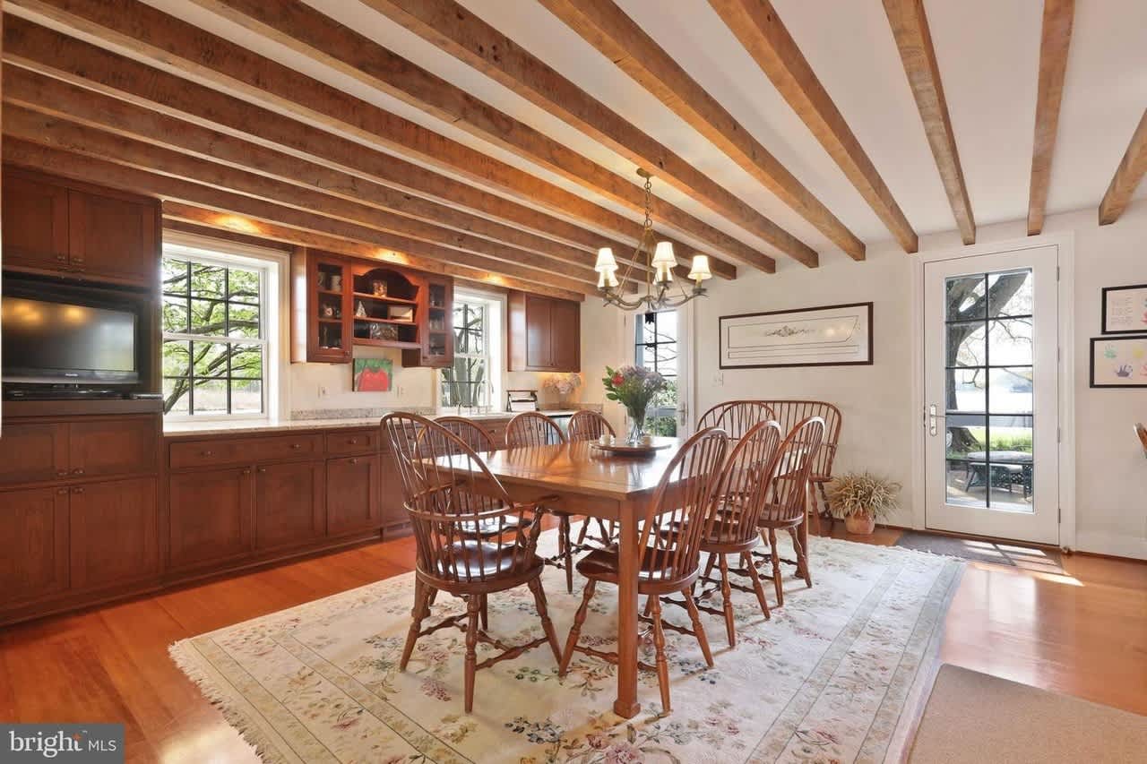 235 Great Neck Rd