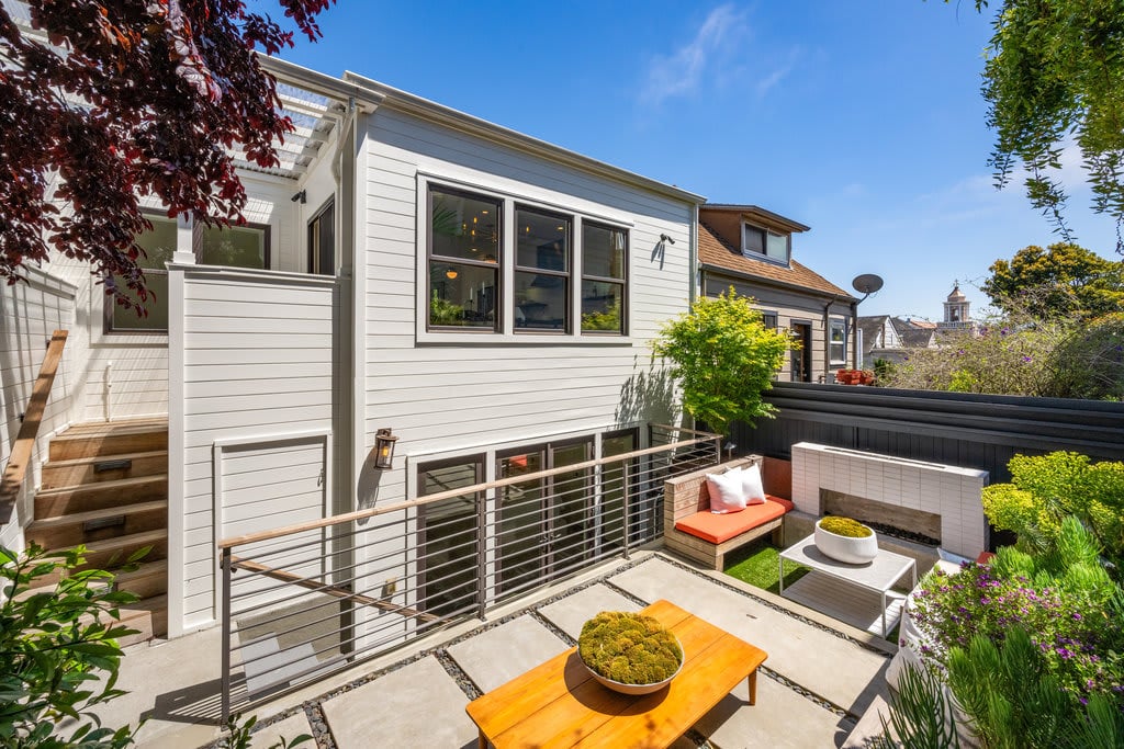 228 Ellsworth