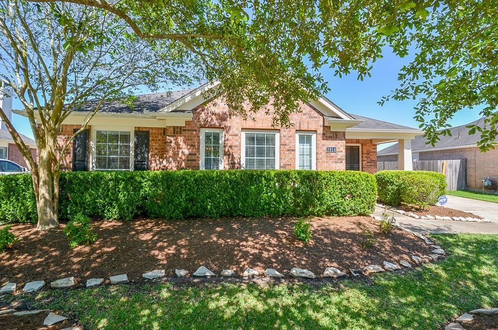 3914 Eastland Lake Dr