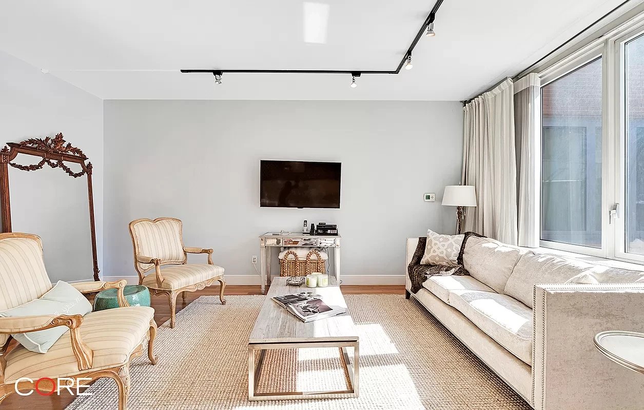 250 East 53rd Street Unit: 601