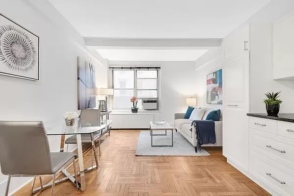 410 Central Park West Unit: 4F