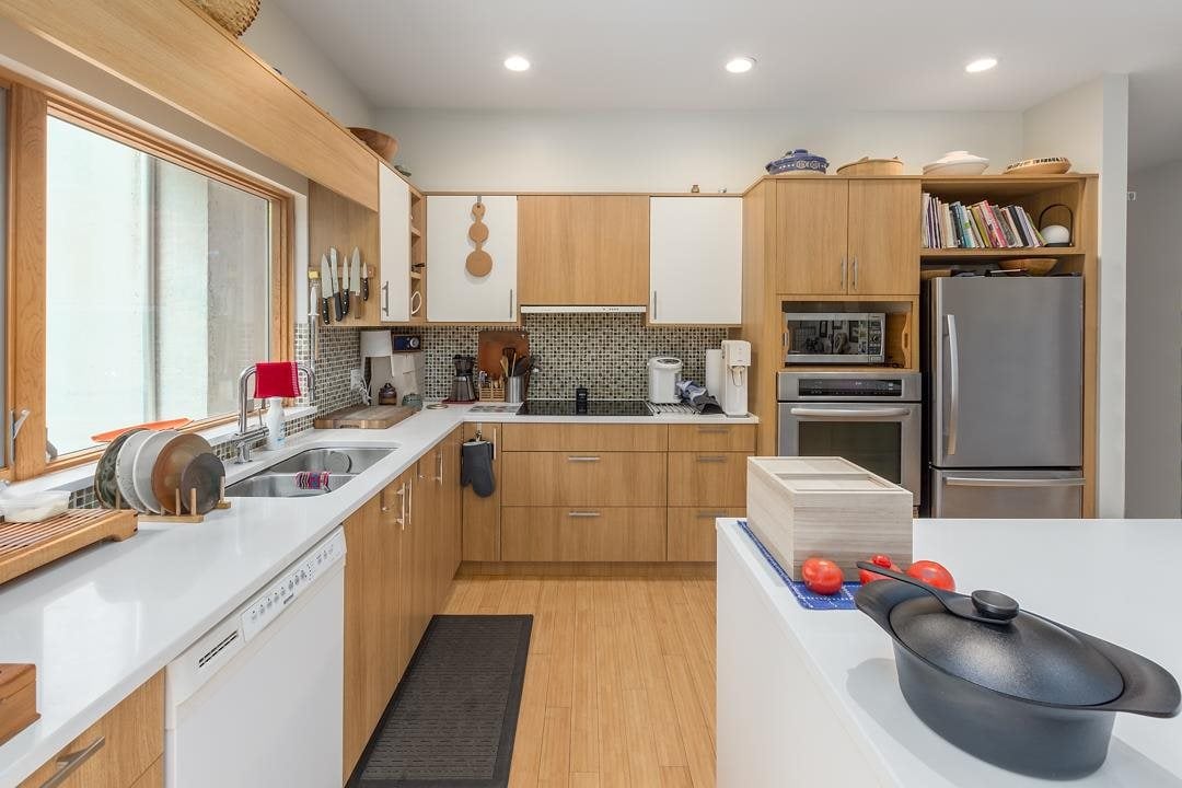 4-3276 Mamquam Rd