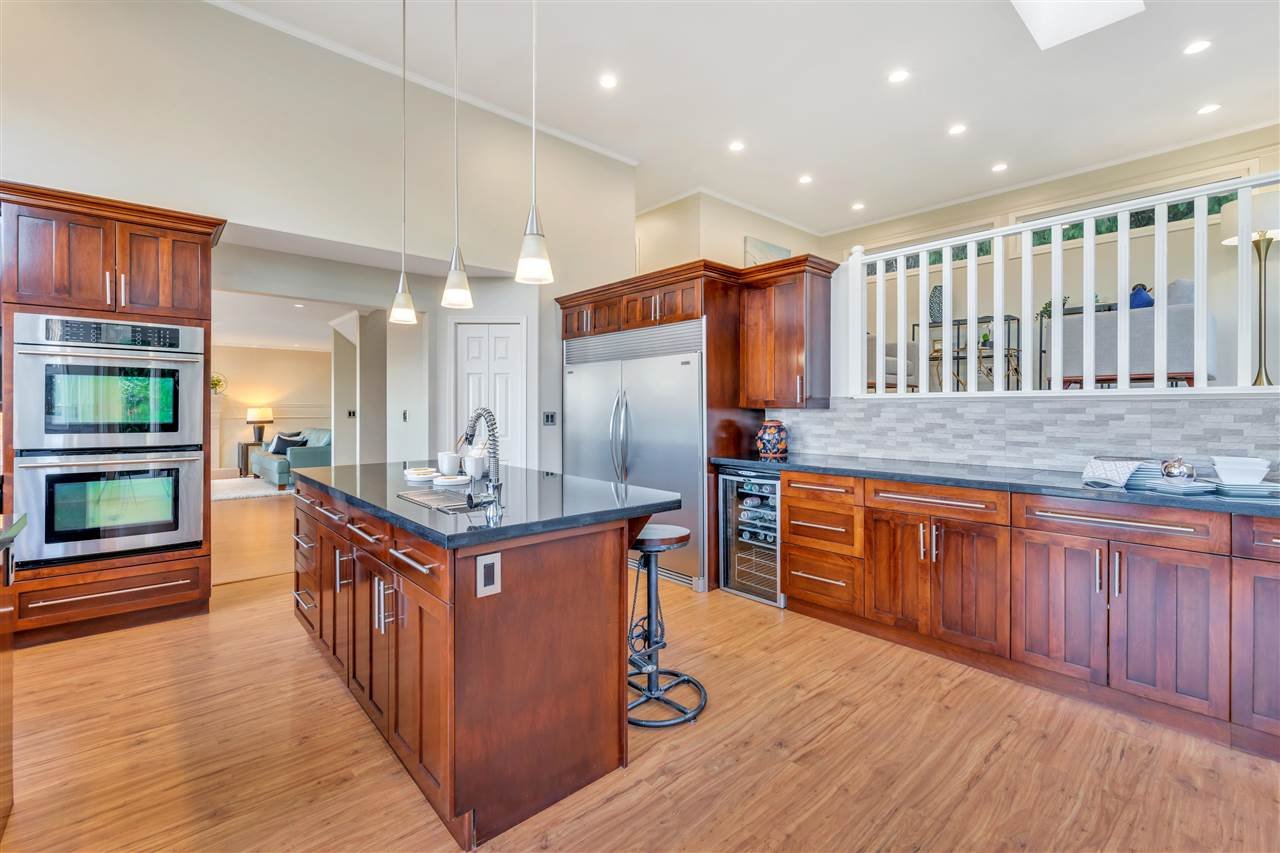 8673 Grand View Dr