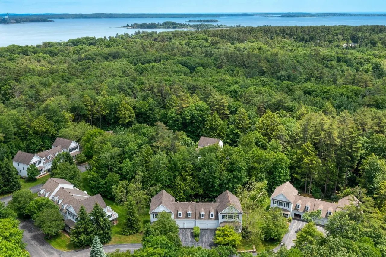 New Listing! 4 Amy Lane, 4, Cumberland, ME 04110 – $839,000