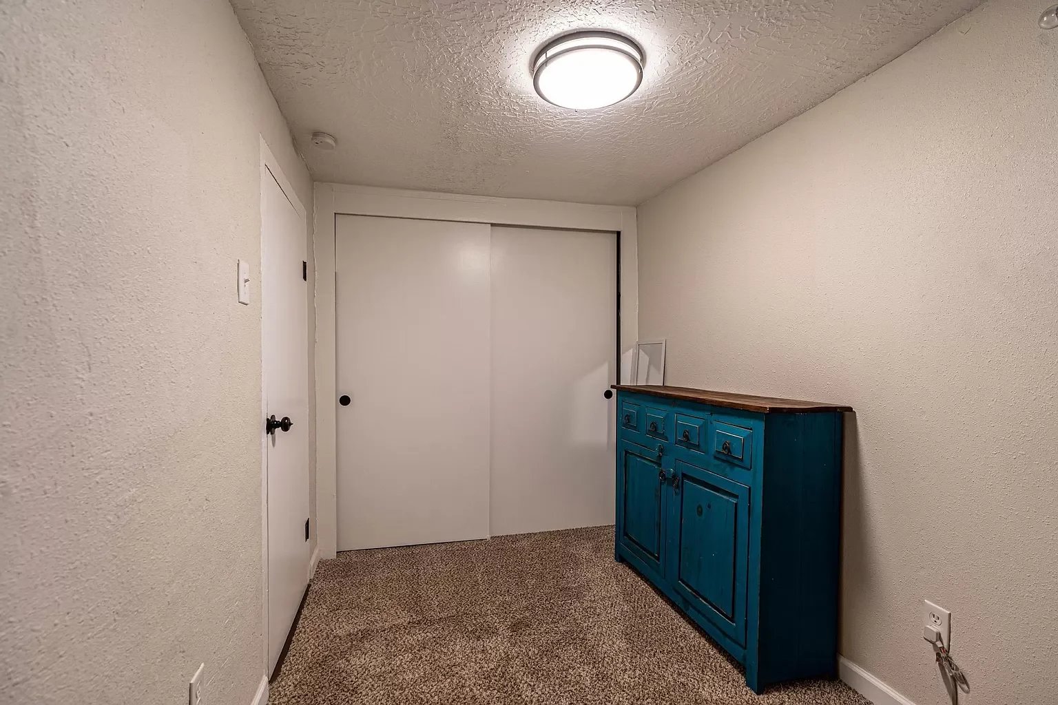 1019 Cerro Vista Rd SW
