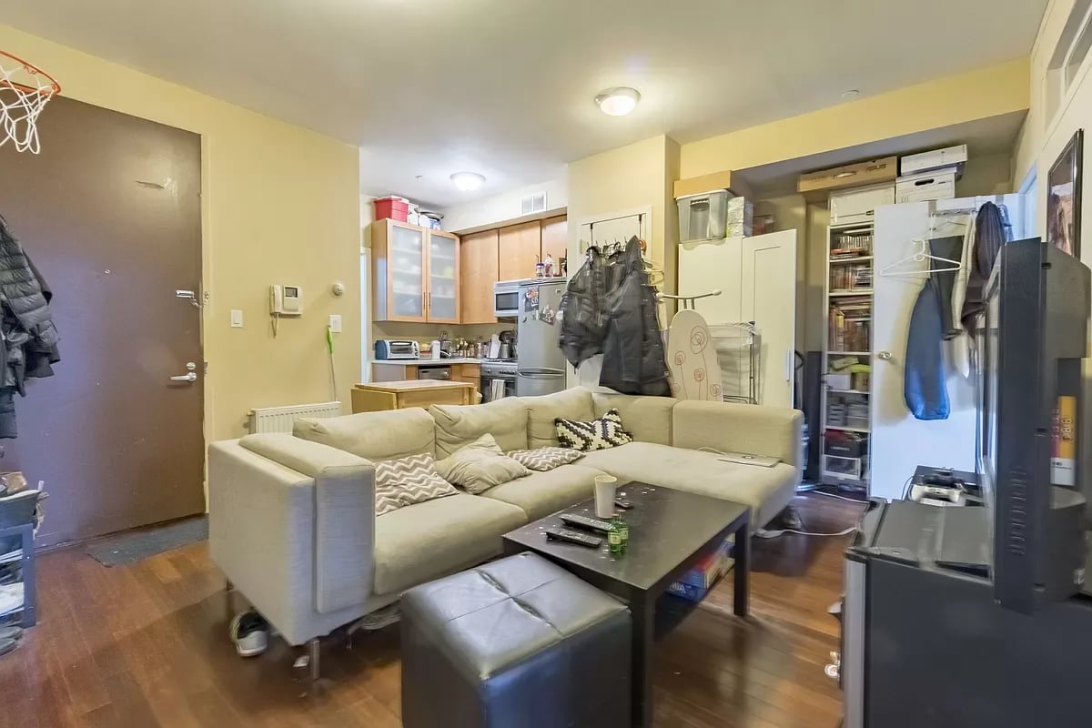 120 Saint Marks Place Unit: 4S