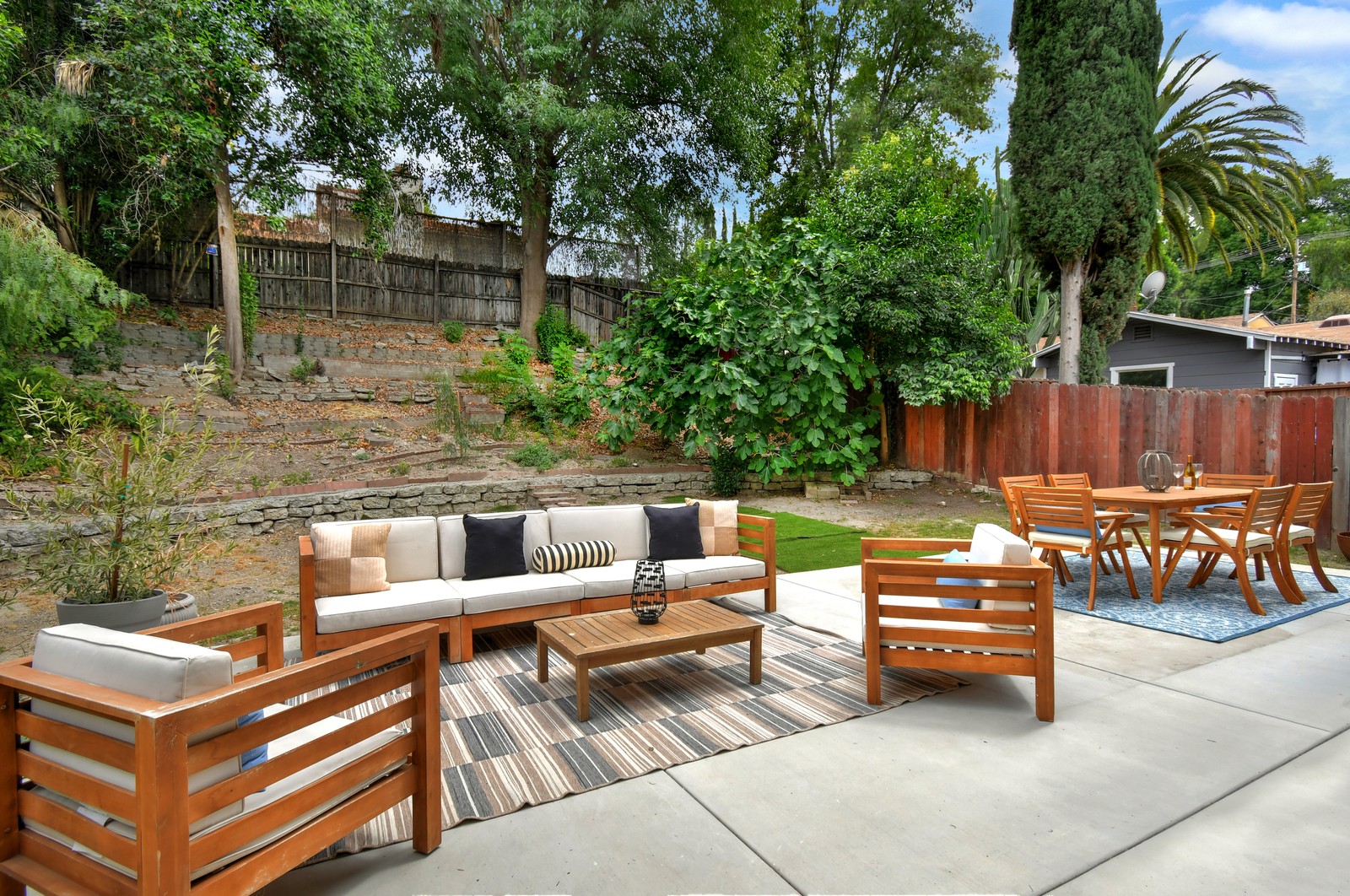 22522 Avenue San Luis home for sale in Woodland Hills South of Ventura Boulevard