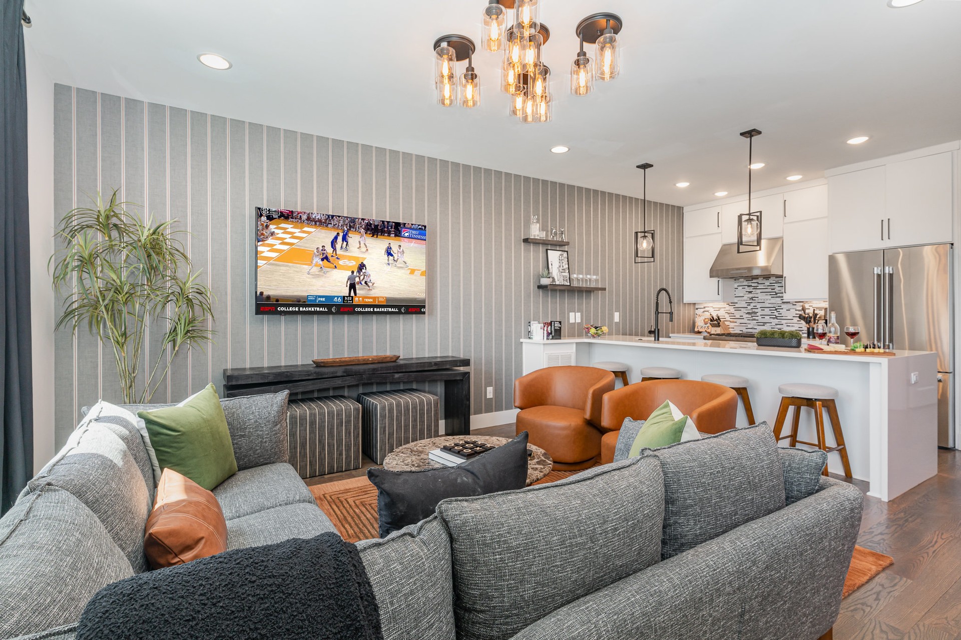 Groovy- TN interior 4