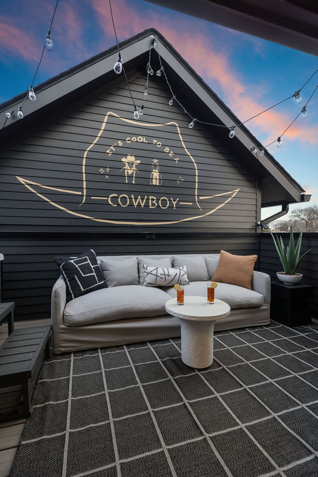 The Modern Cowboy- TN interior 39