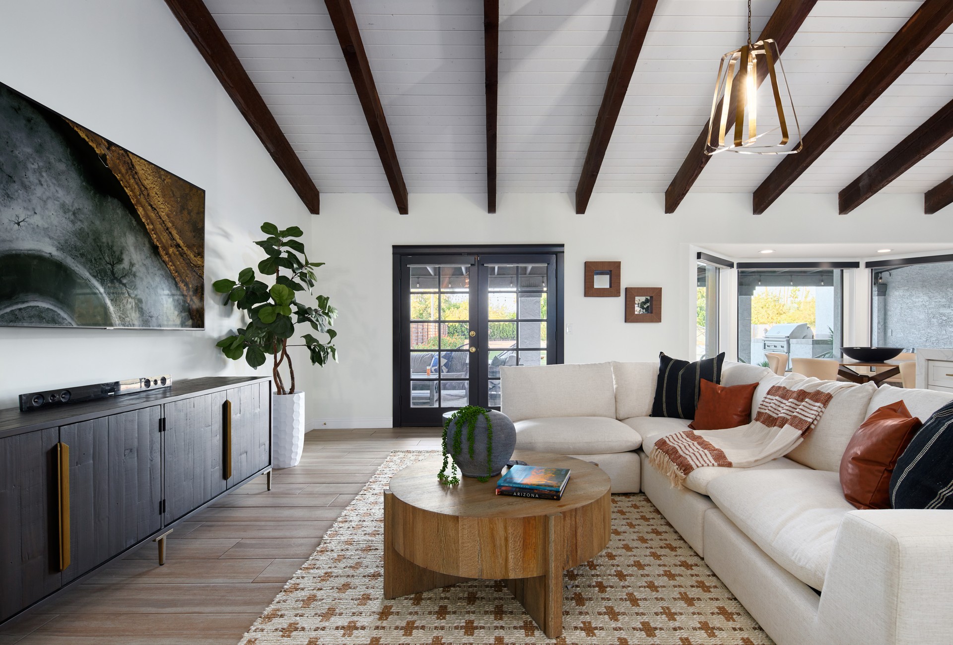 Fresh Prince of Scottsdale interior 6