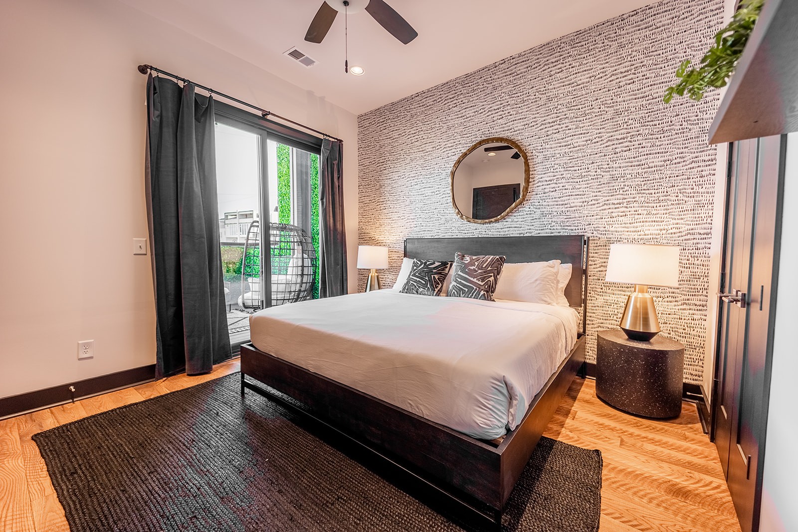Heart of the Gulch interior 10