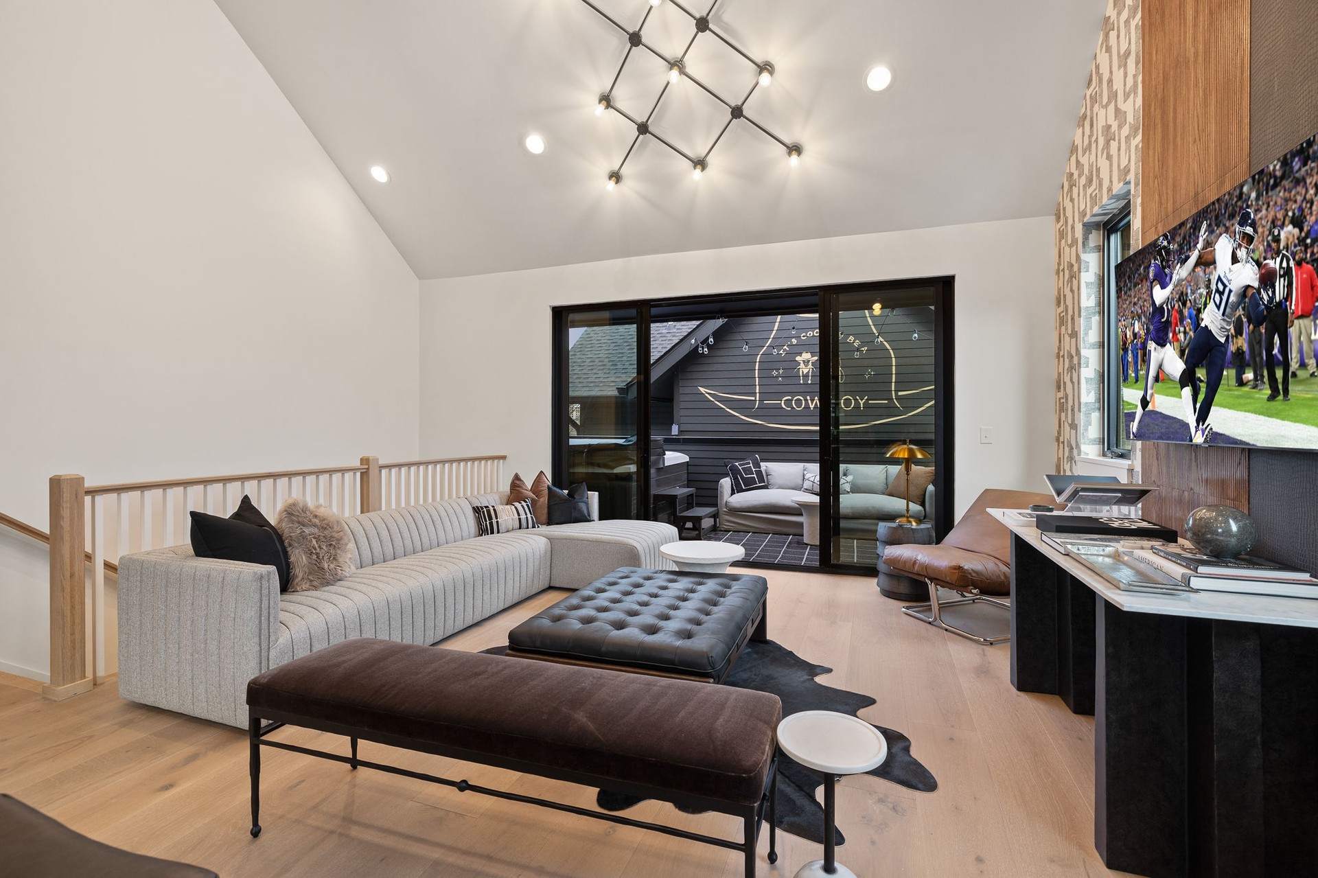 The Modern Cowboy- TN interior 43