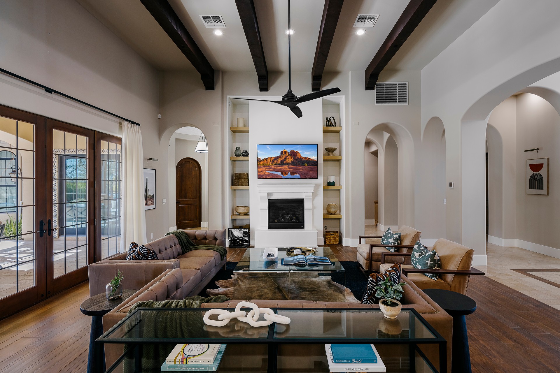 Casa Cattle Track interior 1
