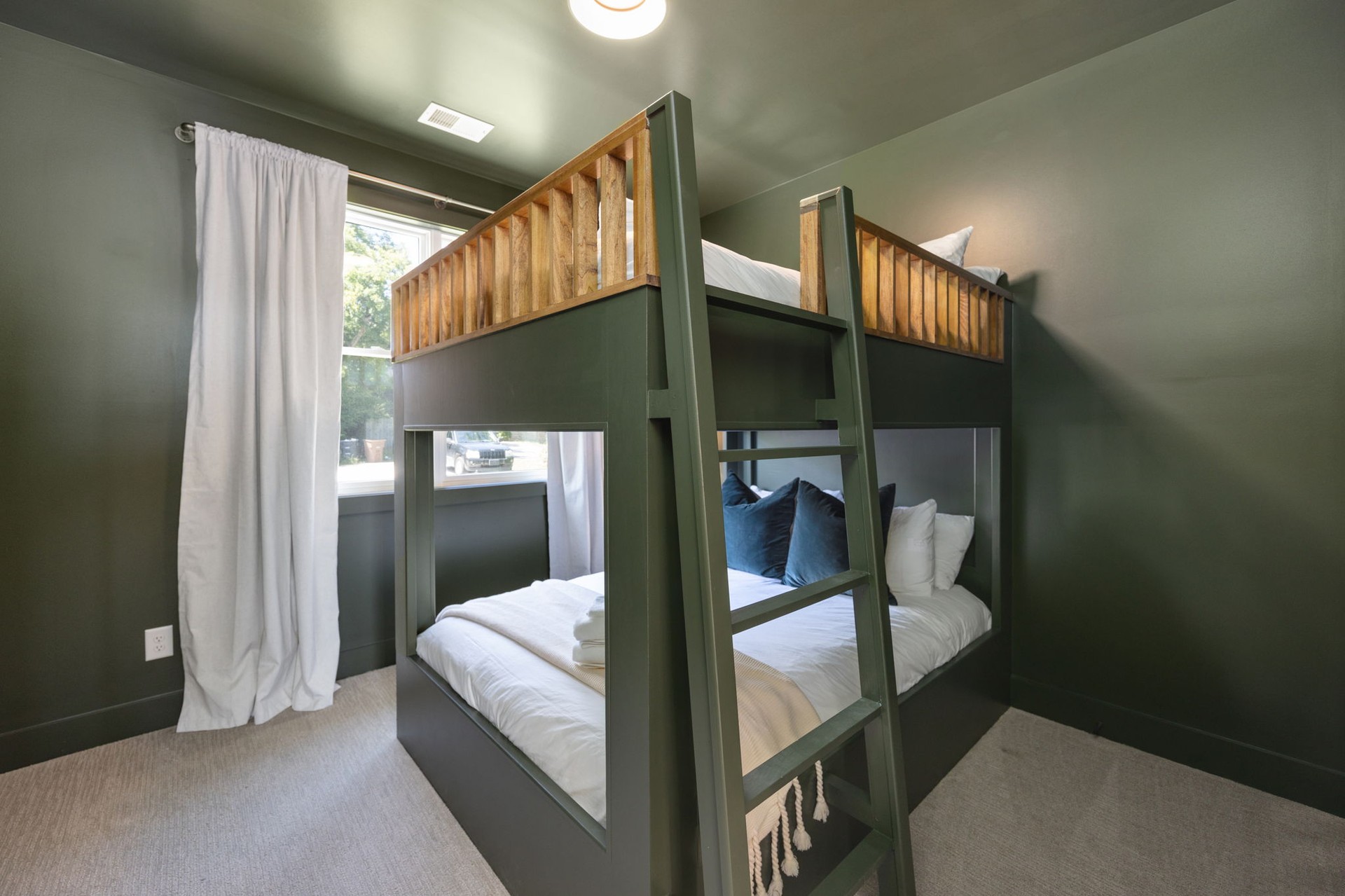 The Summit interior 47