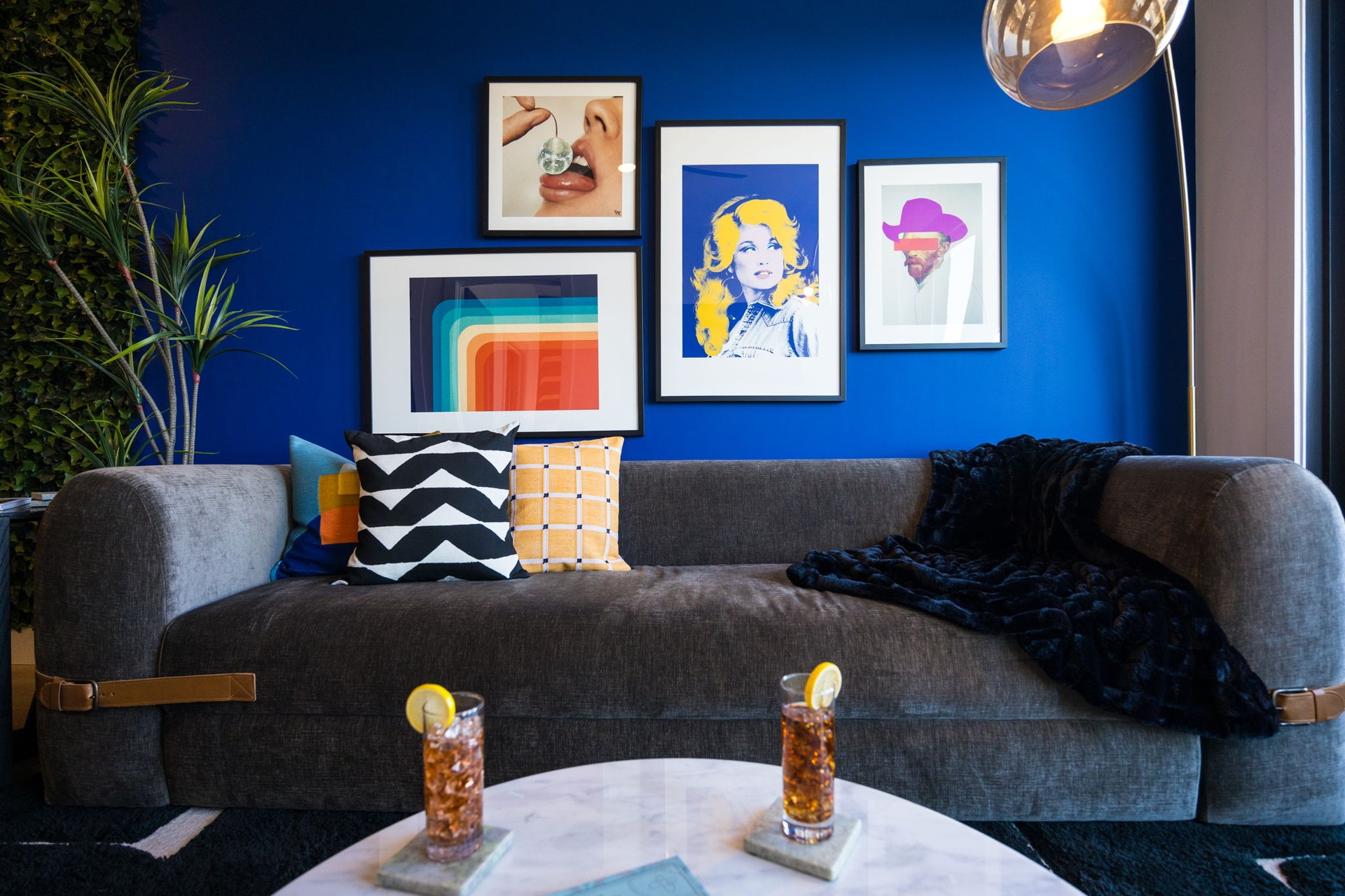 Dolly Parton interior 3