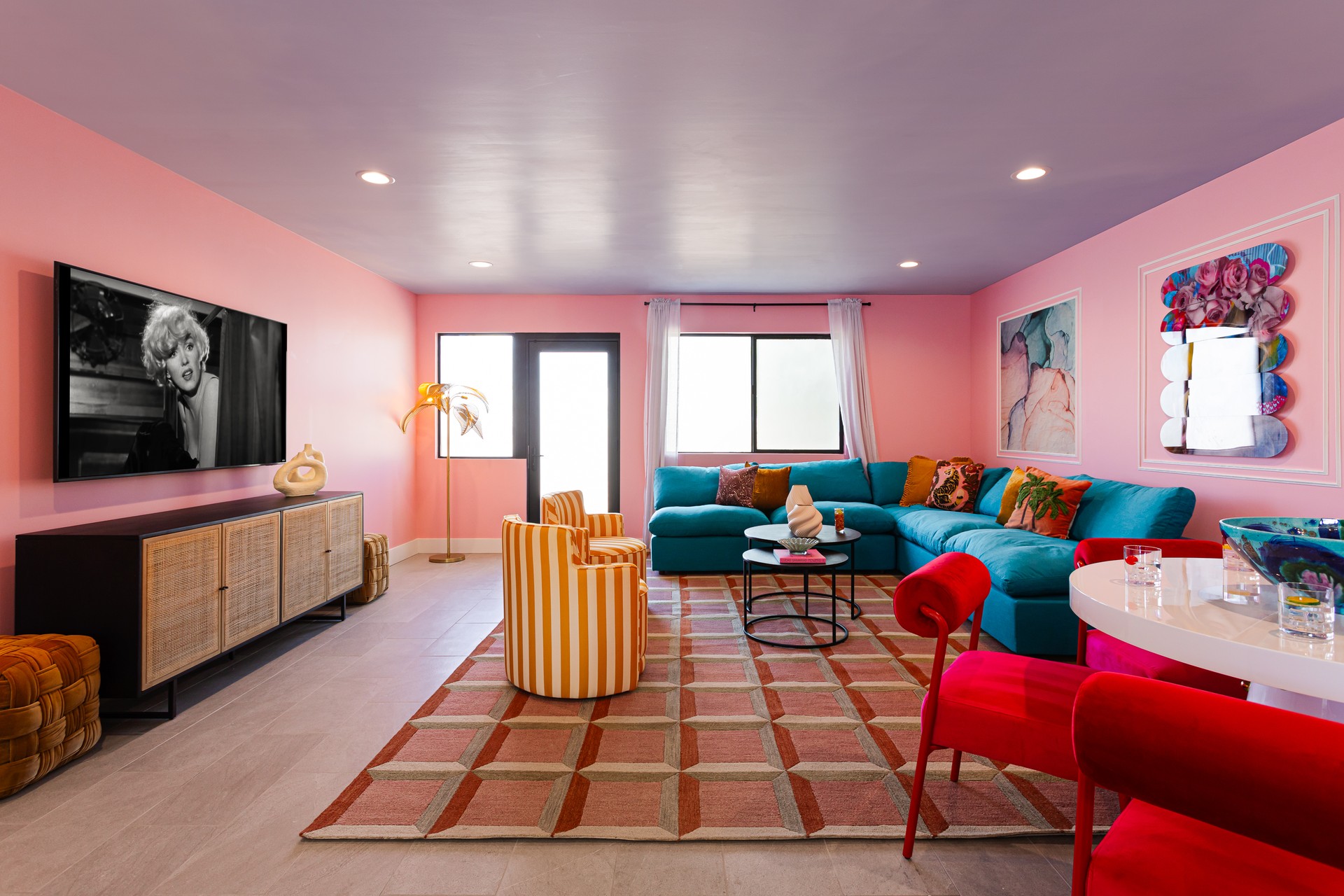 Rosè Retreat- AZ interior 3
