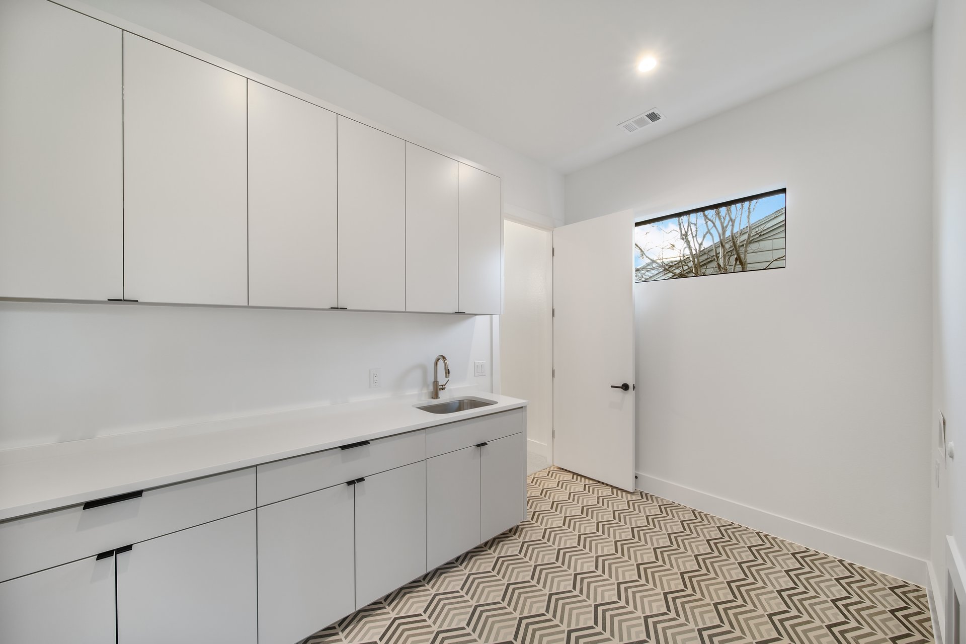 Utility Room 8