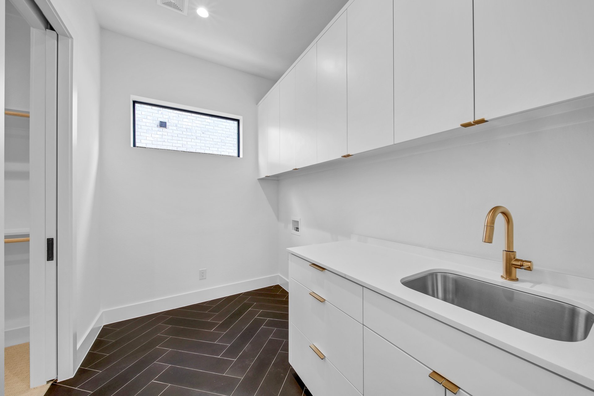 Utility Room 9