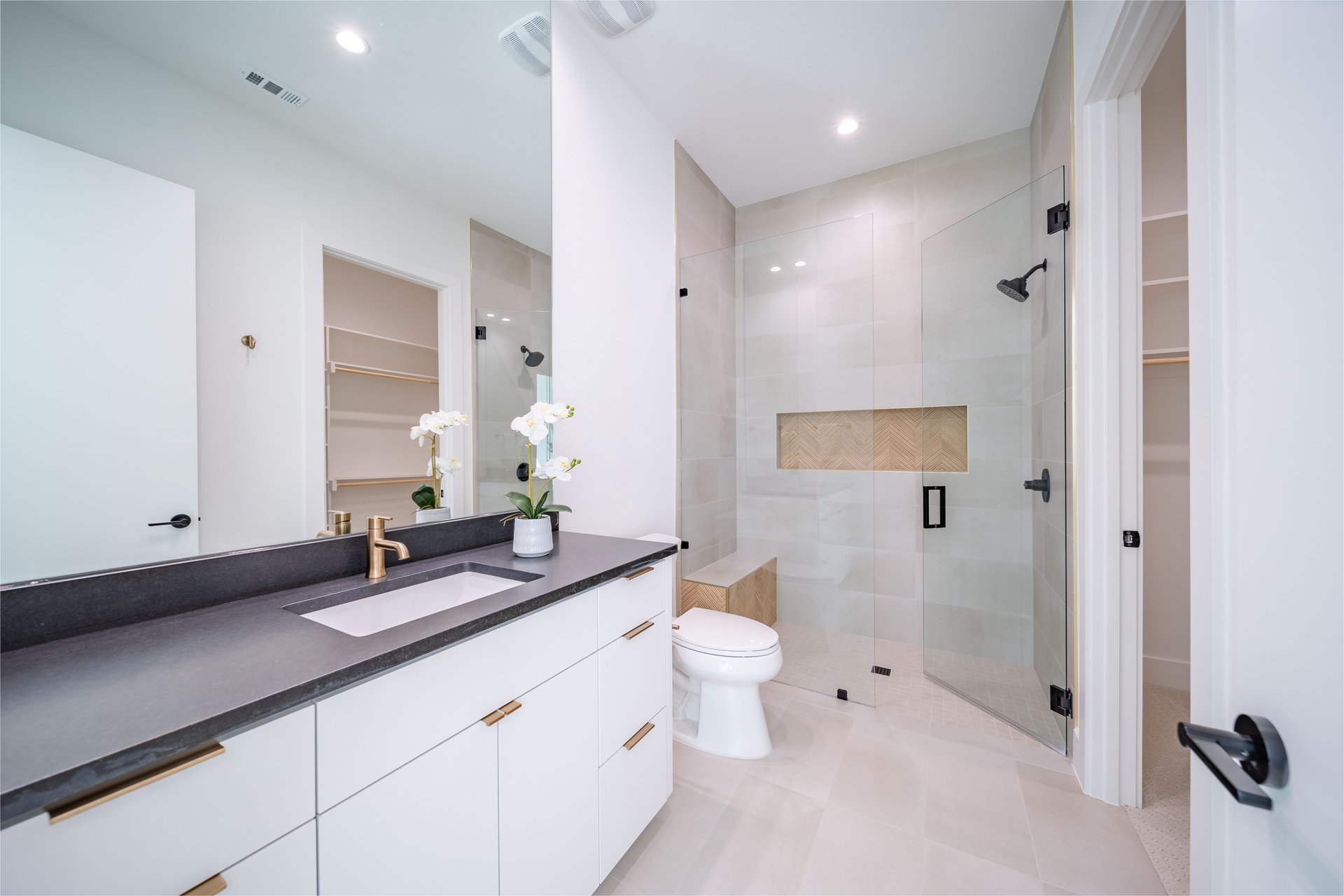 Guest Bath 7