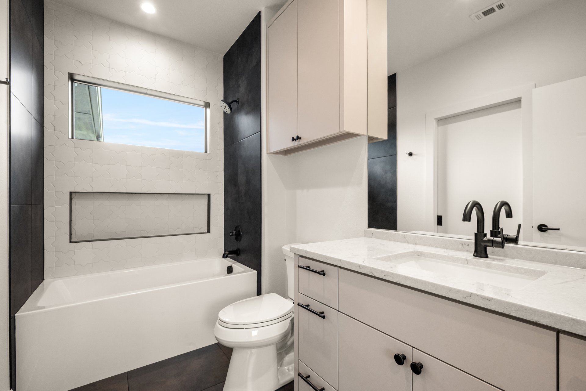 Secondary Bath Tile 10