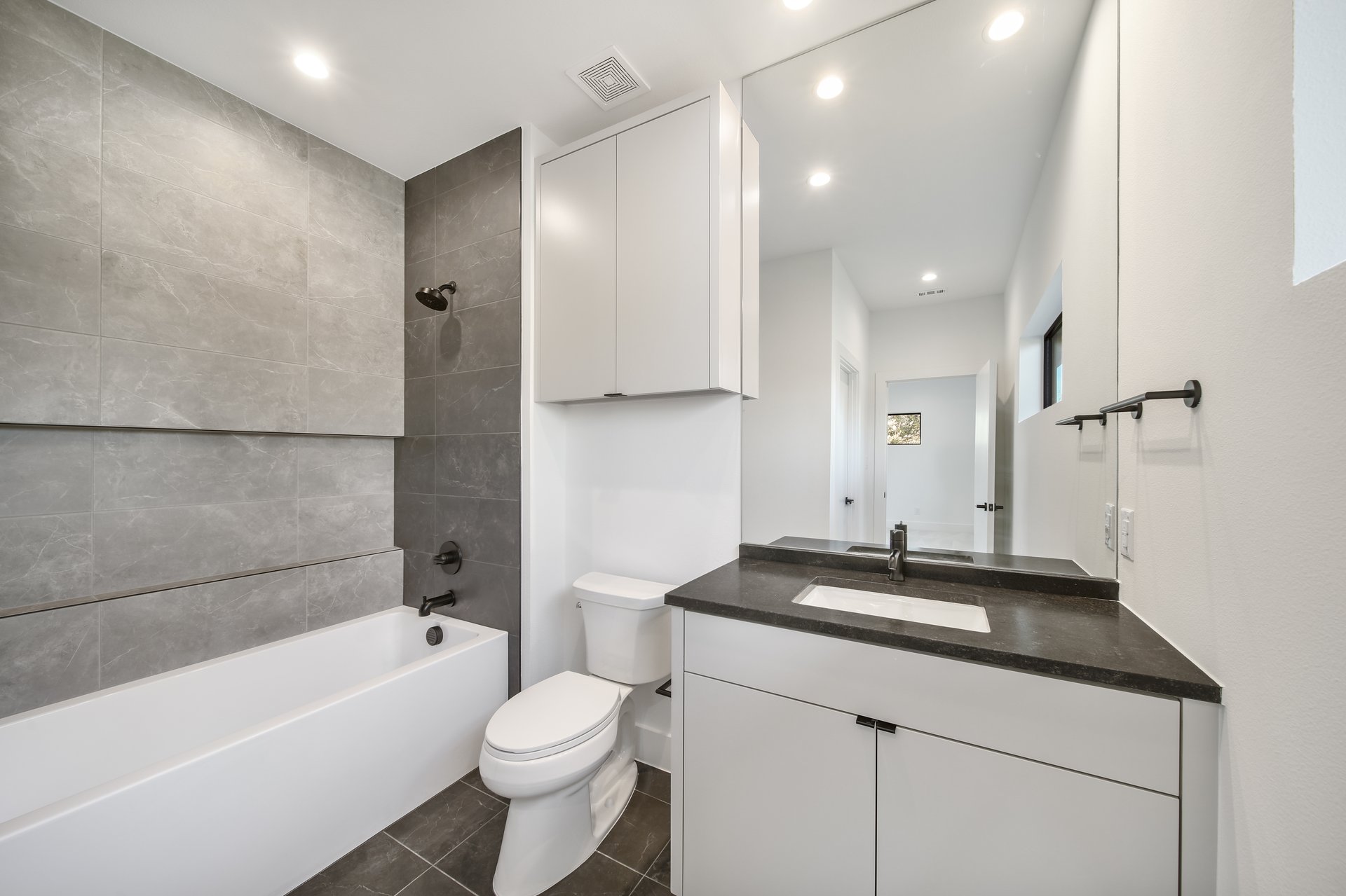Secondary Bath Tile 16
