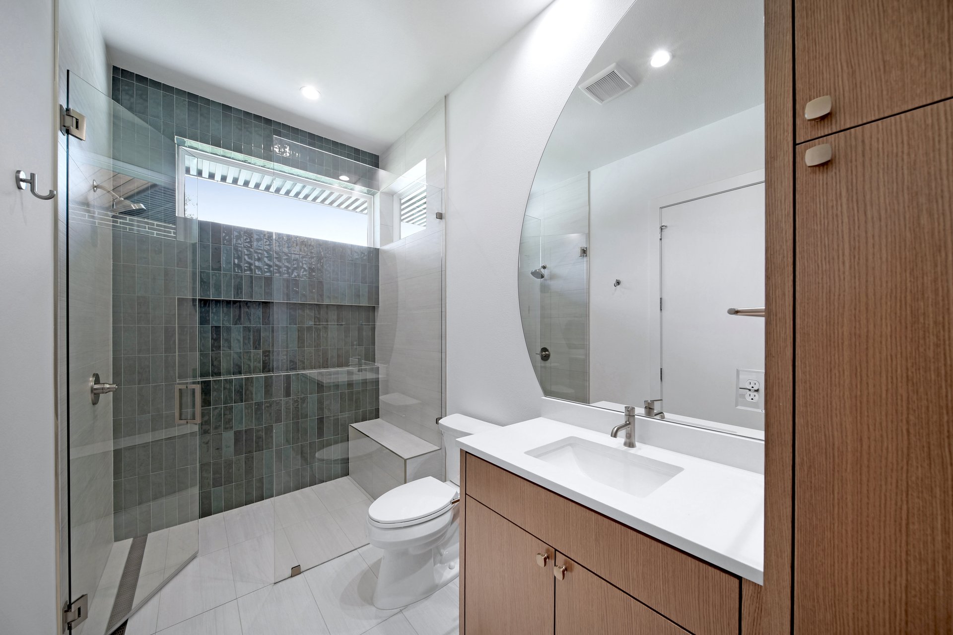 Guest Bath 1