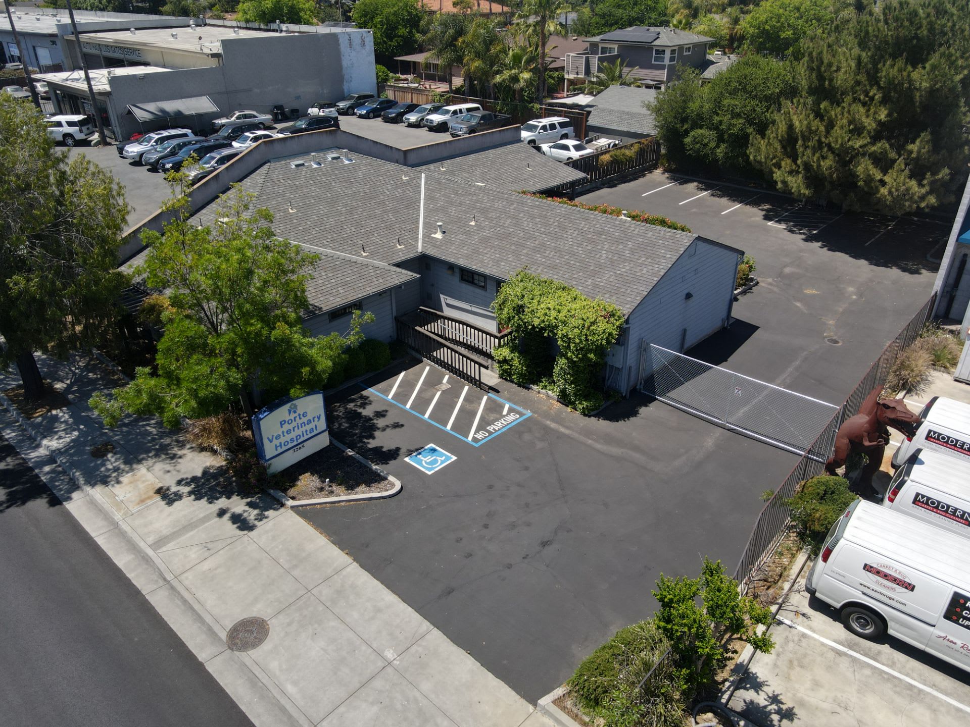 Veterinary Hospital Sold to Owner User