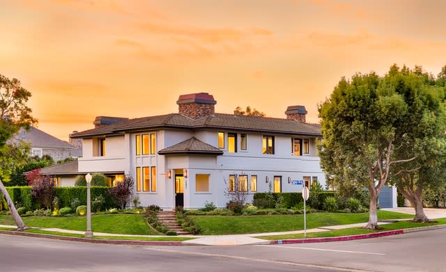 Beautiful Luxury Home located in Pacific Palisades 14941 Pampas Ricas Blvd.