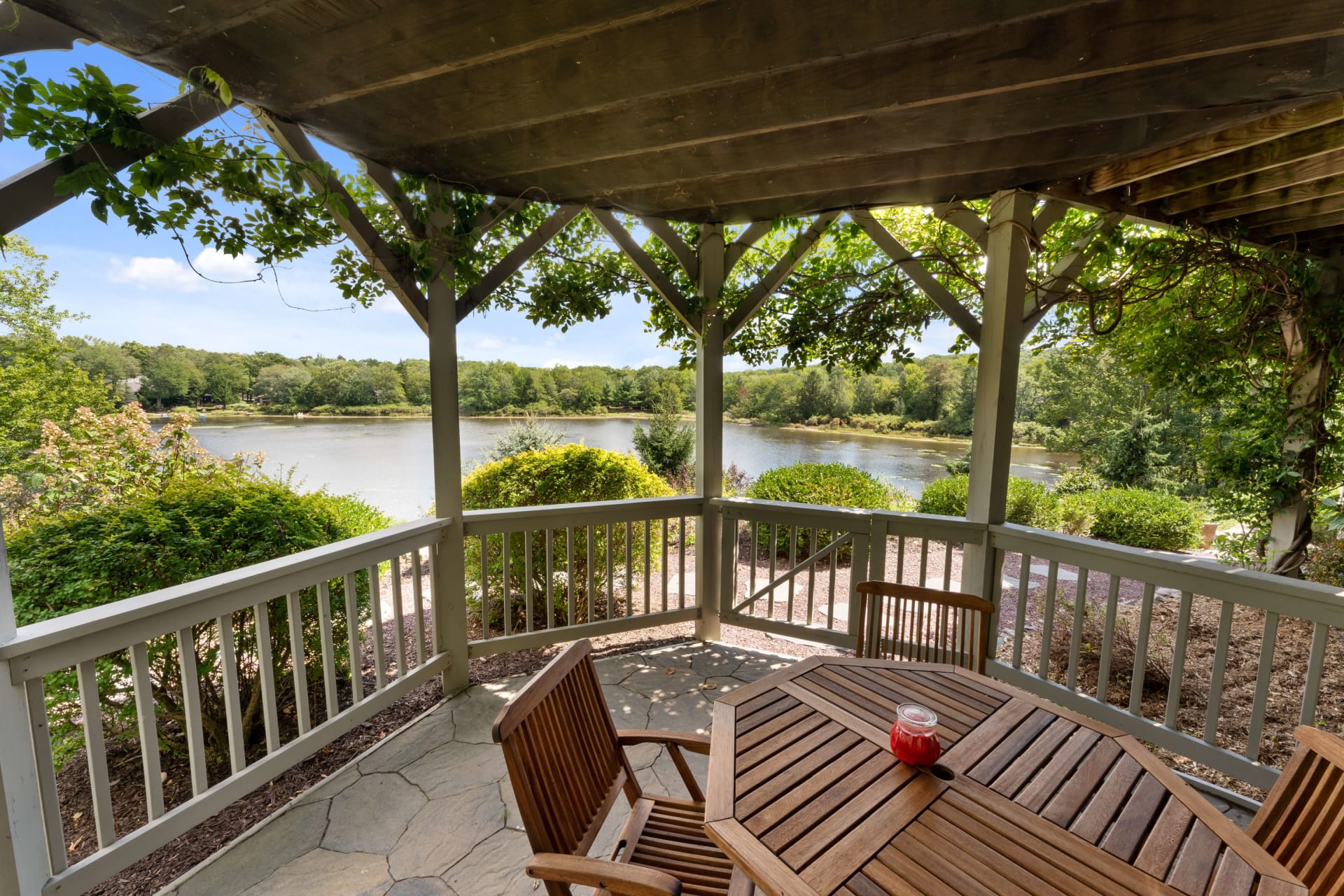 Redstone Run Realty | Poconos Real Estate Agents