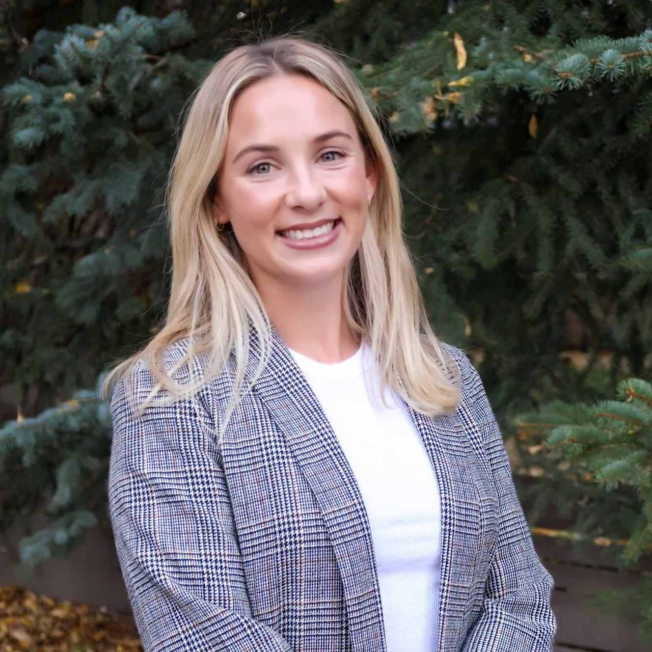 Mattie Hatcher Aspen ,CO  Real Estate Agent Headshot