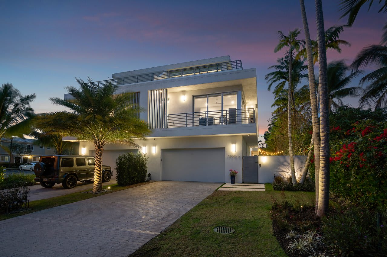 1200 Palm Trail