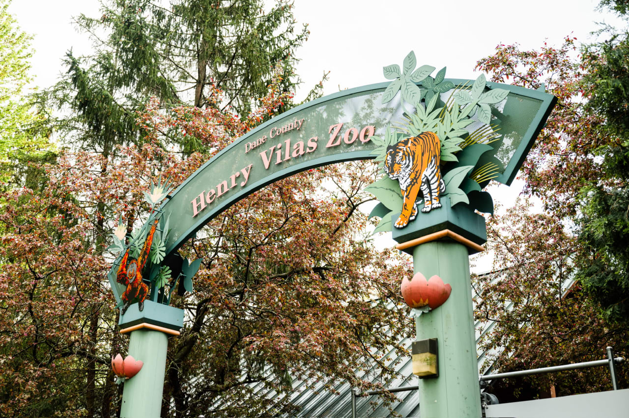 A sign for the Henry Vilas Zoo in Madison, Wisconsin.