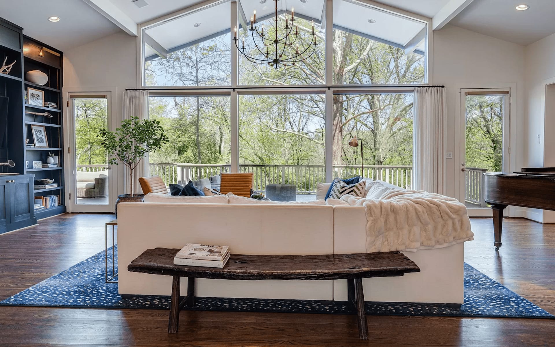 INSIDE A $3,275,000 MID-CENTURY MODERN forest hills HOME