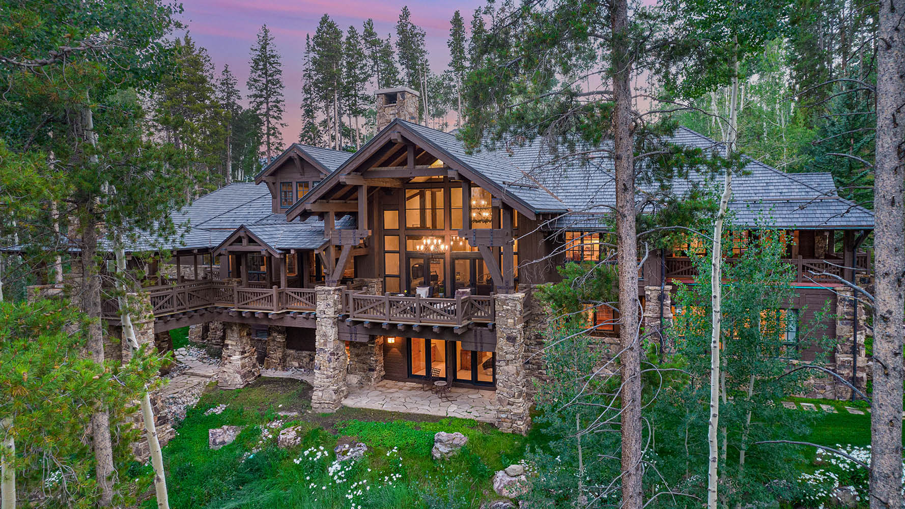 SKI-IN / SKI-OUT ALPINE RETREAT IN BACHELOR GULCH 