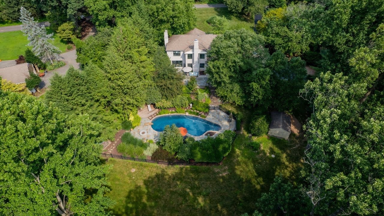 471 BISHOP HOLLOW ROAD, NEWTOWN SQUARE ROBIN GORDON GROUP