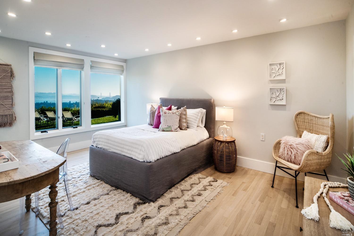 Kid's Bedroom
