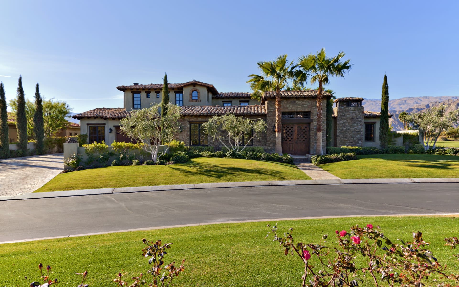 azinspiredliving.com logo