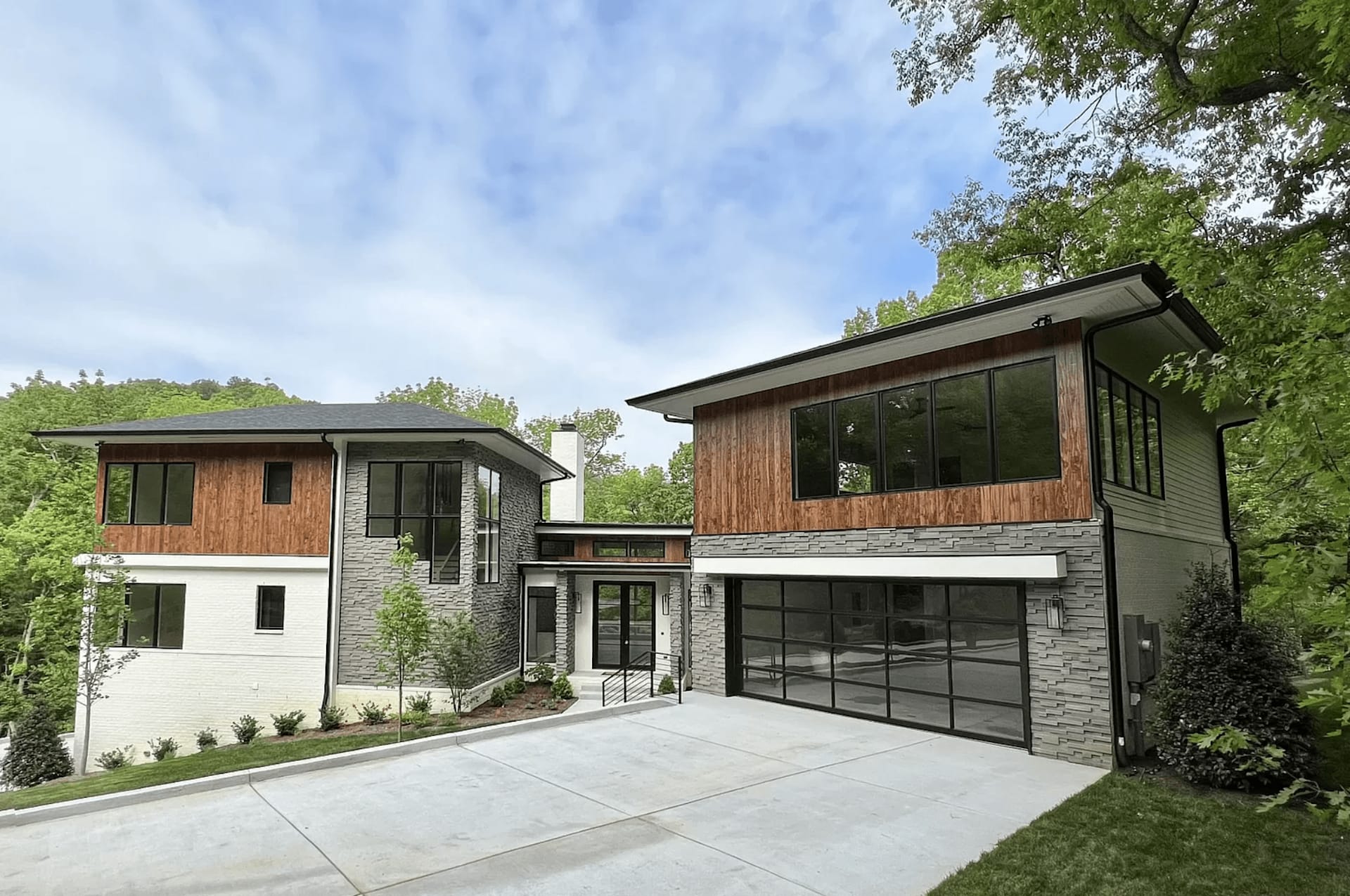 TOURING A $3,200,000 NEW CONSTRUCTION CONTEMPORARY HOME