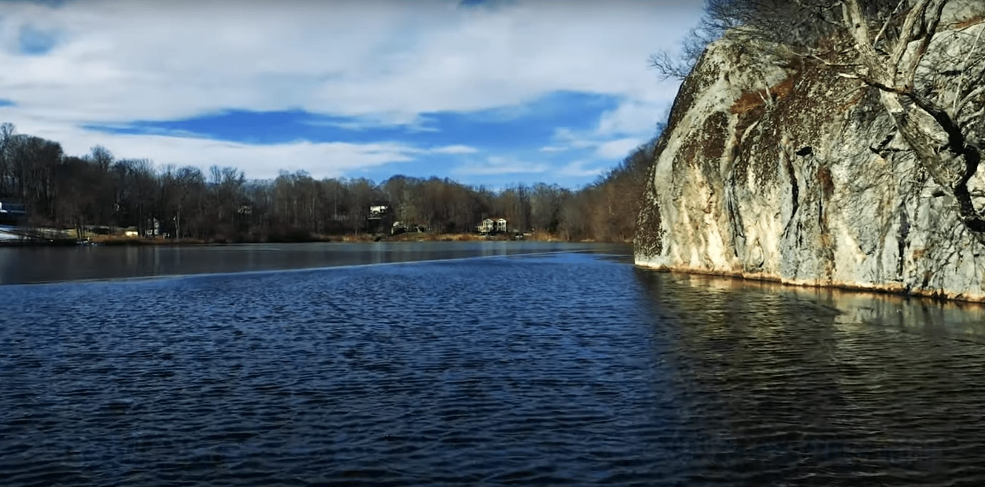 Ridgefield CT Lakefront: "The Mamanasco Mile"