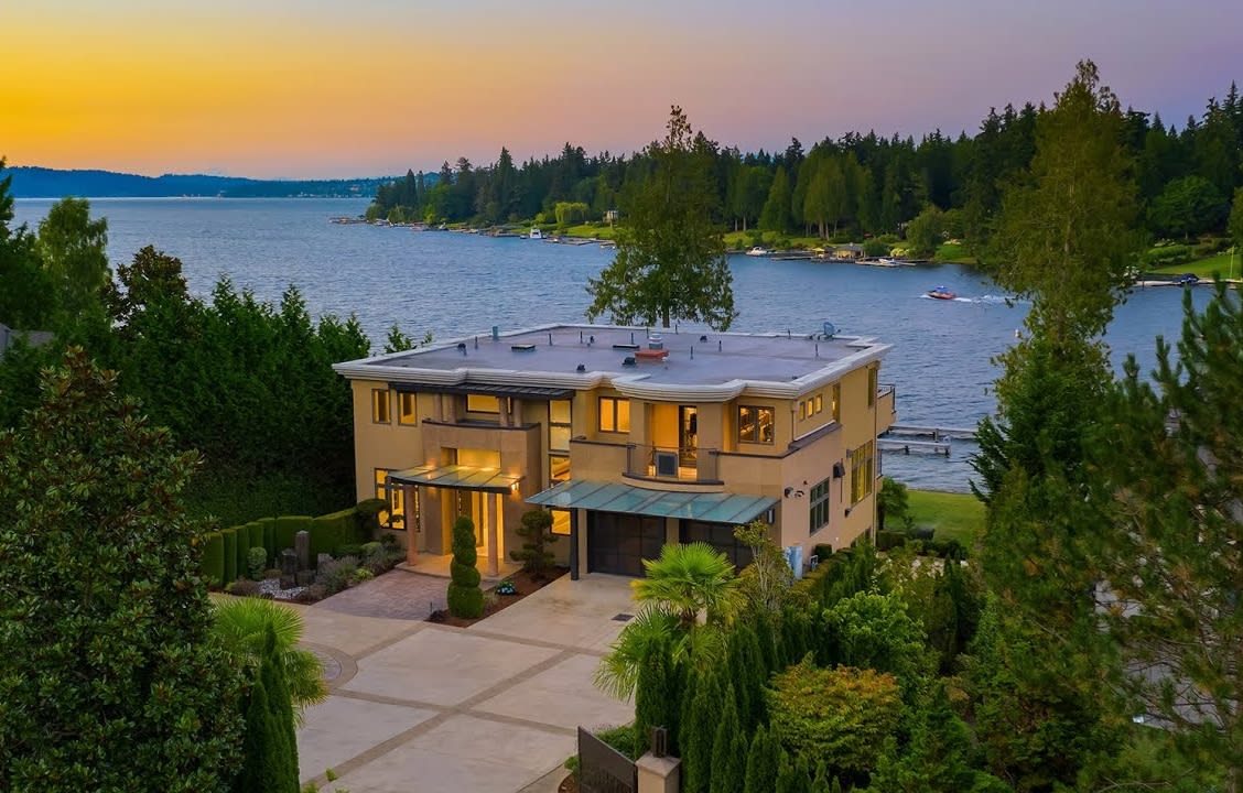 The Medina Modern on Fairweather Bay