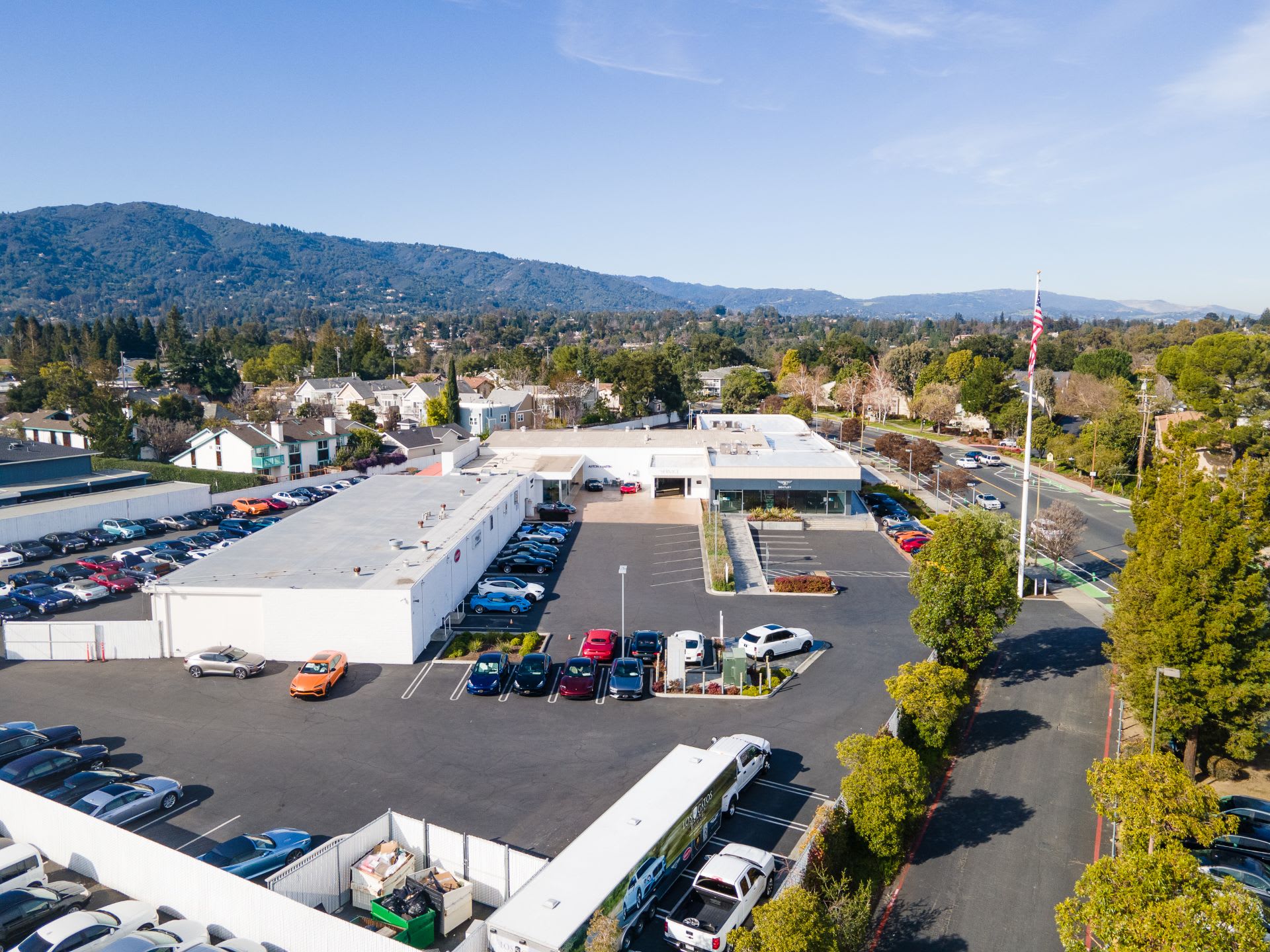 Los Gatos Luxury Cars Dealership | Single Tenant NNN Leased Investment