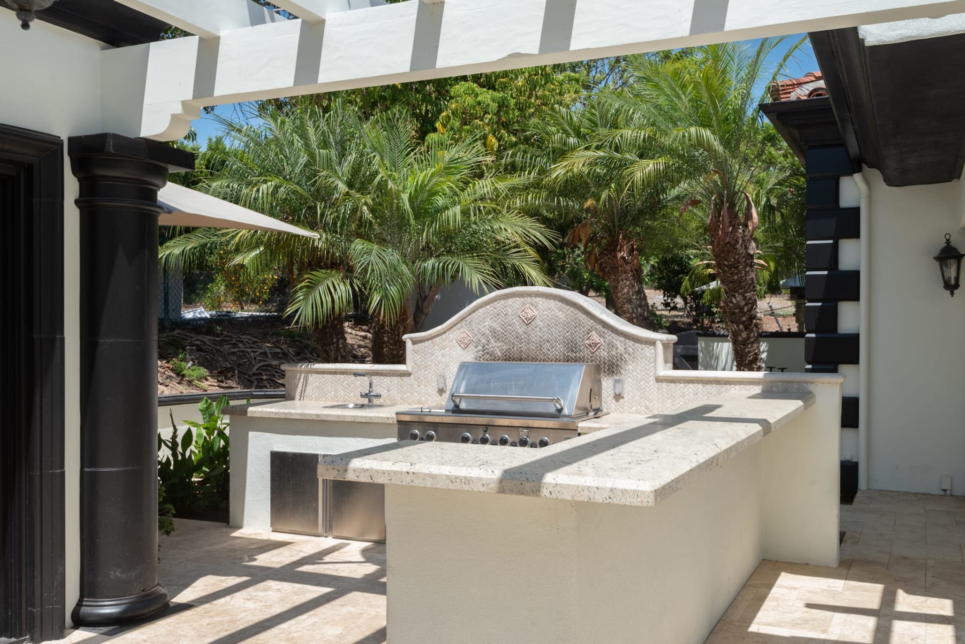 Outdoor Kitchen