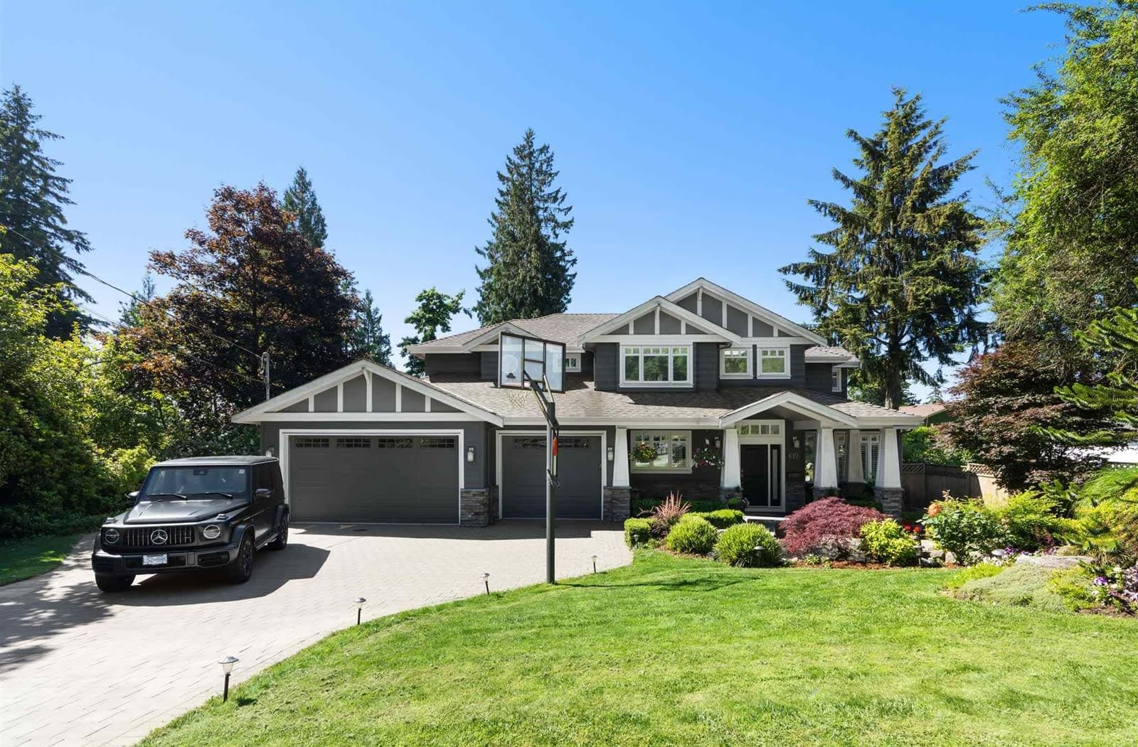 619 E Queens Road, North Vancouver