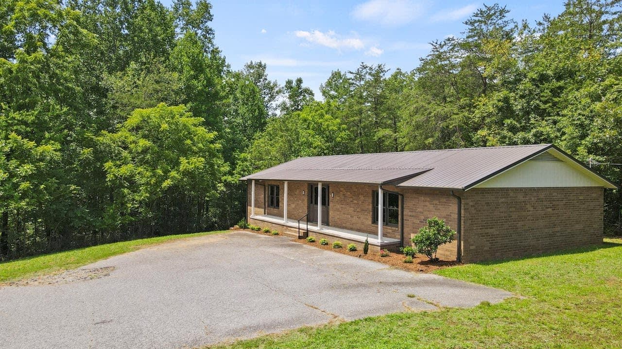 4164 Henry River Rd, Hickory, NC