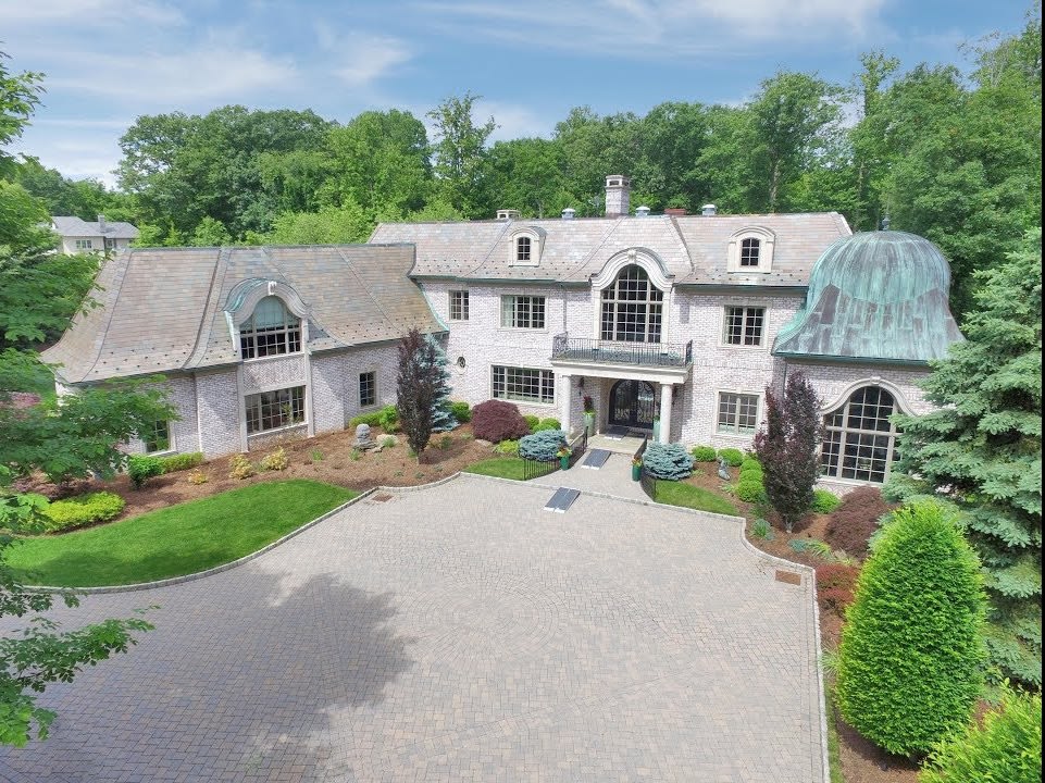 20 Denison Dr. E, Saddle River