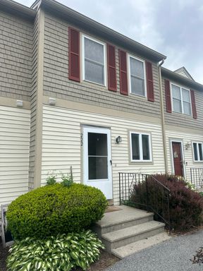 222 Fairway Dr, Coventry, RI