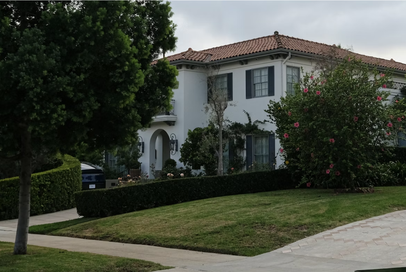 Silver Lake neighborhood view